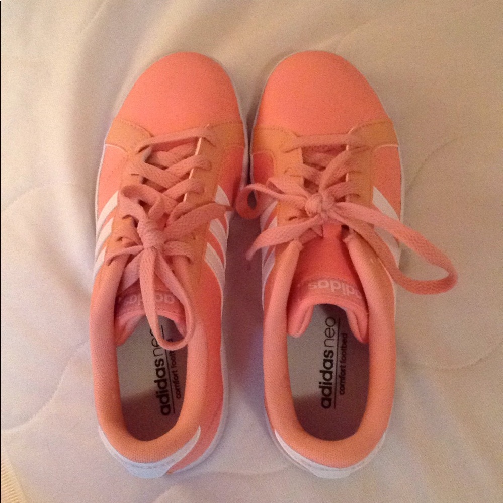 Peach adidas shoes😊